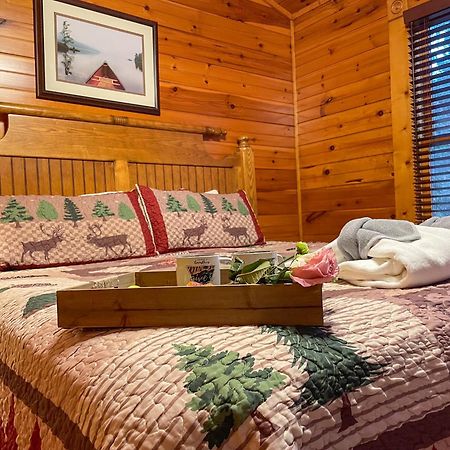 Spacious Resort Log Cabin, Easy Drive, Hot Tub, Arcade Gameroom, Mountain Vibe Gatlinburg Zewnętrze zdjęcie