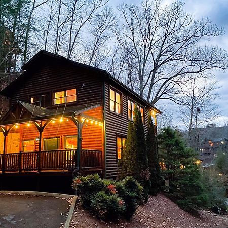 Spacious Resort Log Cabin, Easy Drive, Hot Tub, Arcade Gameroom, Mountain Vibe Gatlinburg Zewnętrze zdjęcie