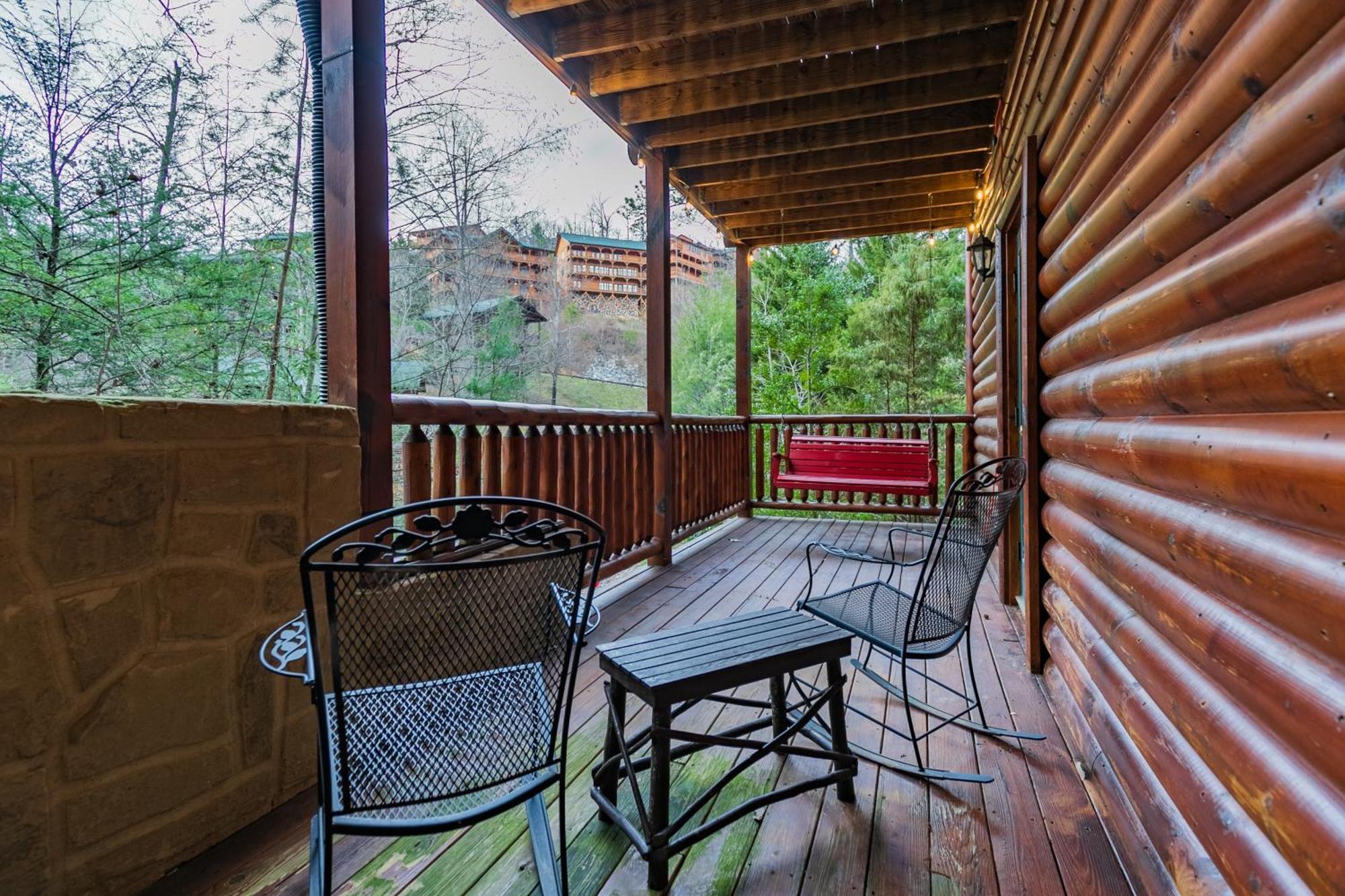 Spacious Resort Log Cabin, Easy Drive, Hot Tub, Arcade Gameroom, Mountain Vibe Gatlinburg Zewnętrze zdjęcie