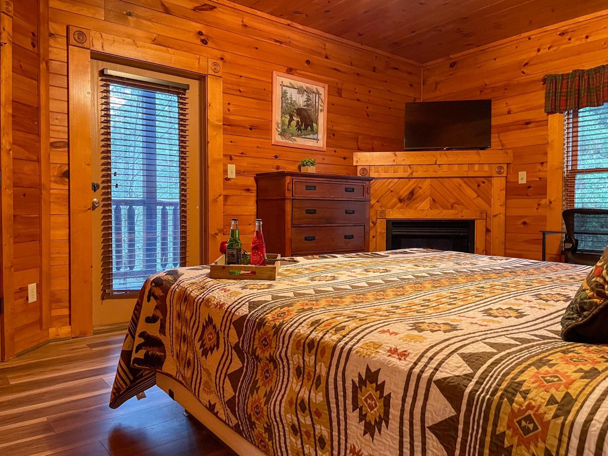 Spacious Resort Log Cabin, Easy Drive, Hot Tub, Arcade Gameroom, Mountain Vibe Gatlinburg Zewnętrze zdjęcie